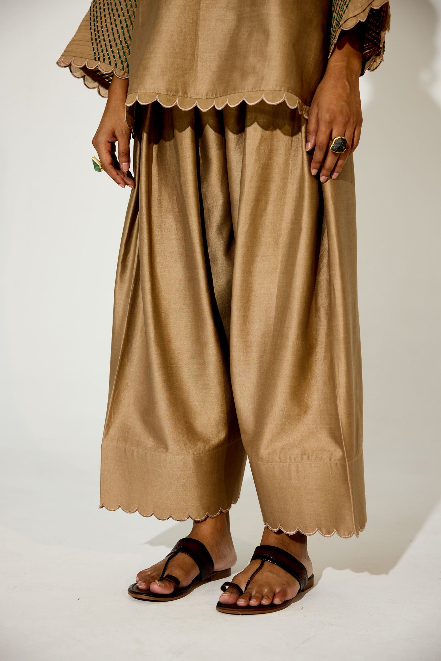 Zara Farshi Co-ord (Vintage Beige)